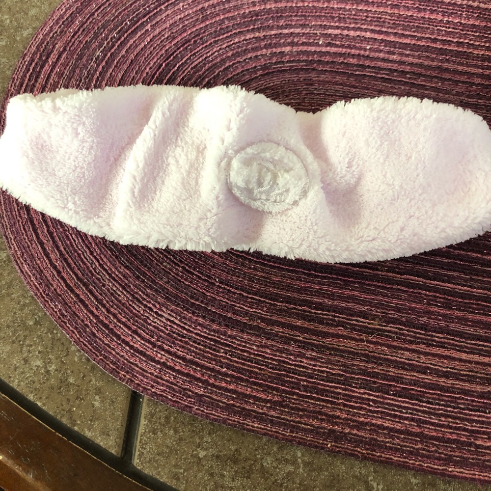 Chanel head band